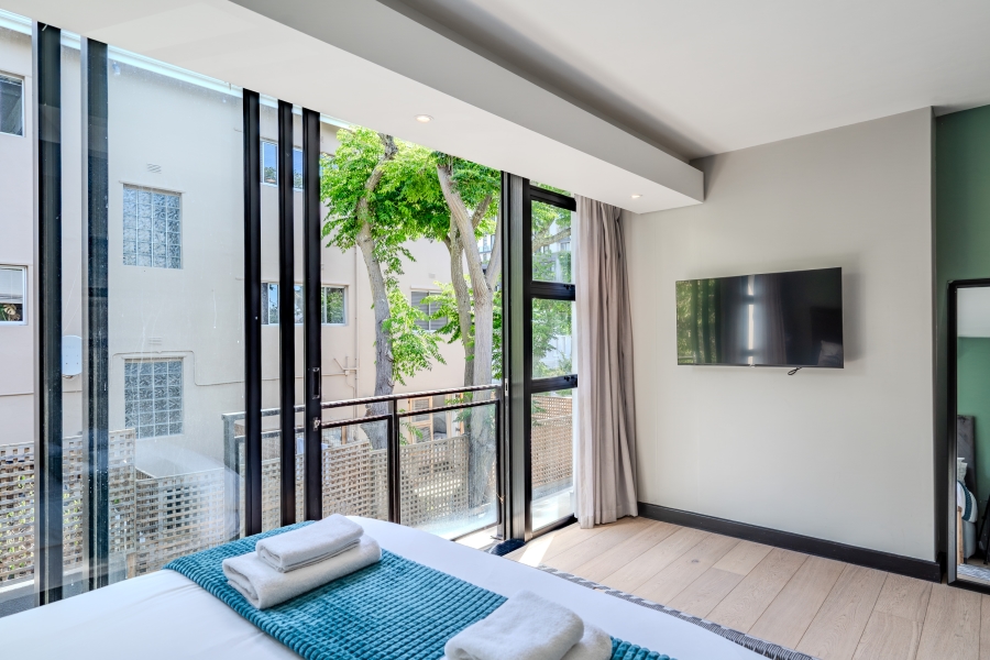 2 Bedroom Property for Sale in Sea Point Western Cape